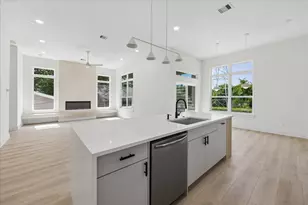 1421 E 36th St, Houston, TX 77022 - Photo 6