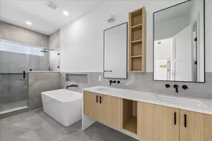 1421 E 36th St, Houston, TX 77022 - Photo 14