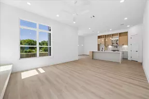 1421 E 36th St, Houston, TX 77022 - Photo 4