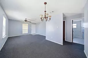 406 E 34th St, Houston, TX 77018 - Photo 2