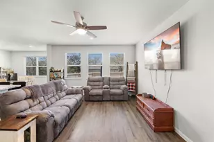 943 Harper Ln, Bryan, TX 77803 - Photo 6