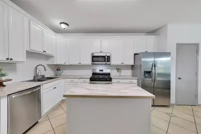 1056 Cabot Cove, Dickinson, TX 77539 - Photo 10