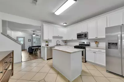 1056 Cabot Cove, Dickinson, TX 77539 - Photo 8