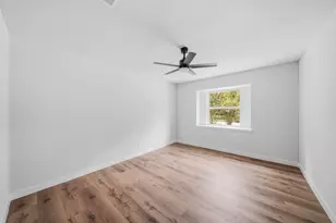 5926 Warm Springs Rd, Houston, TX 77035 - Photo 8