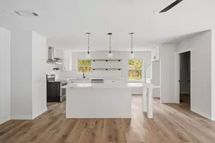 5926 Warm Springs Rd, Houston, TX 77035 - Photo 2