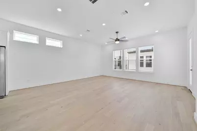 717 W Marcella Street #B, Houston, TX 77091 - Photo 12