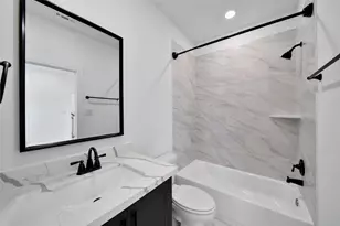 717 W Marcella St, Houston, TX 77091 - Photo 6