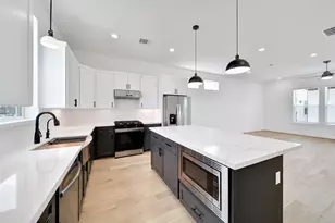 717 W Marcella St, Houston, TX 77091 - Photo 14