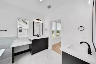 717 W Marcella St, Houston, TX 77091 - Photo 24