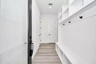 7012 St Augustine St, Houston, TX 77021 - Photo 4