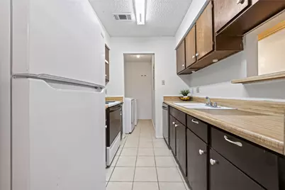9435 Pagewood Lane, Houston, TX 77063 - Photo 10