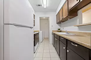 9435 Pagewood Ln, Houston, TX 77063 - Photo 10