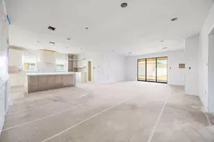 6730 Lindyann Ln, Houston, TX 77008 - Photo 2