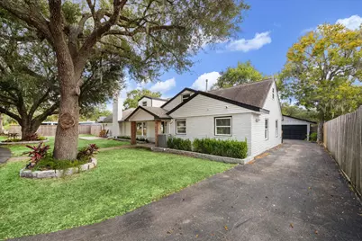 205 W Bayou Drive, Dickinson, TX 77539 - Photo 4