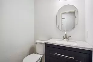 90 Crystal Lake Ln, The Woodlands, TX 77380 - Photo 10