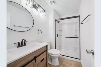 90 Crystal Lake Lane, The Woodlands, TX 77380 - Photo 12