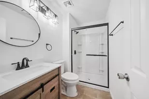 90 Crystal Lake Ln, The Woodlands, TX 77380 - Photo 12