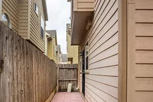 2220 Naomi St, Houston, TX 77054 - Photo 12