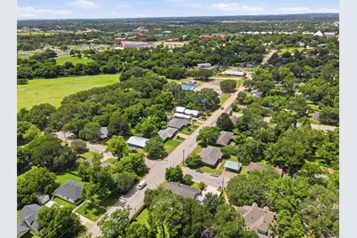 511 W Val Verde Street, Brenham, TX 77833 - Photo 1