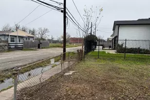 3510 Cobb St, Houston, TX 77004 - Photo 2