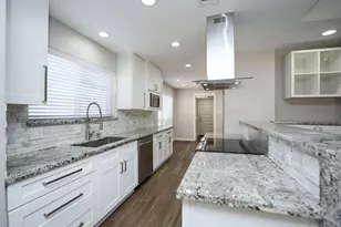 2214 Holly Knoll St, Houston, TX 77077 - Photo 10
