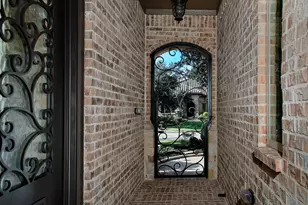 22 Lake Reverie Pl, The Woodlands, TX 77375 - Photo 2