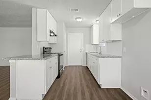 6450 Bazel Brook Dr, Houston, TX 77489 - Photo 6