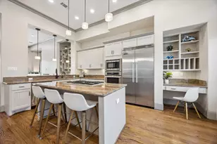 2105 Argonne St, Houston, TX 77019 - Photo 8