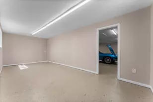 420 E Lake Dr, Livingston, TX 77351 - Photo 36