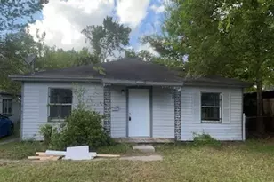 2088 Pope St, Beaumont, TX 77703 - Photo 1