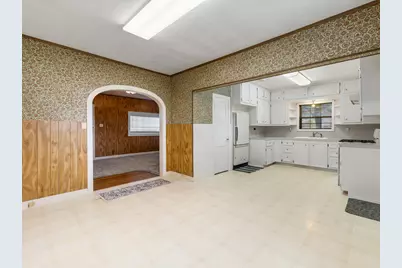 742 County Road 107, Boling, TX 77420 - Photo 8
