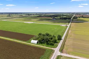 742 Co Rd 107, Boling, TX 77420 - Photo 4