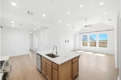 11915 S Pavillion Drive, Mont Belvieu, TX 77523 - Photo 22