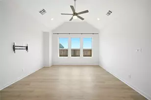 11915 S Pavillion Dr, Mont Belvieu, TX 77523 - Photo 14