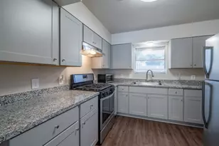 5742 Schevers St, Houston, TX 77033 - Photo 4