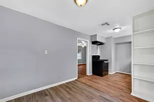 10106 Sierra Dr, Houston, TX 77051 - Photo 8