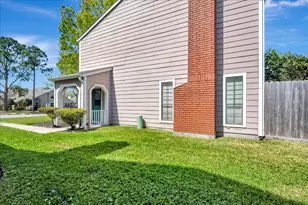 17271 Saturn Ln, Houston, TX 77058 - Photo 34