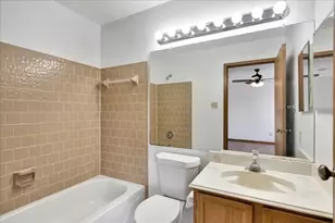 17271 Saturn Ln, Houston, TX 77058 - Photo 18