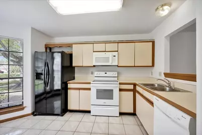 17271 Saturn Lane, Houston, TX 77058 - Photo 10