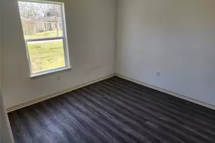 2510 24th St, Dickinson, TX 77539 - Photo 4