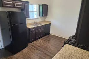 2510 24th St, Dickinson, TX 77539 - Photo 8