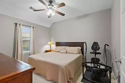 2410 Avalon Trace Lane, Pearland, TX 77581 - Photo 32