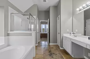2410 Avalon Trace Ln, Pearland, TX 77581 - Photo 28