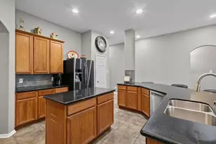 2410 Avalon Trace Ln, Pearland, TX 77581 - Photo 20