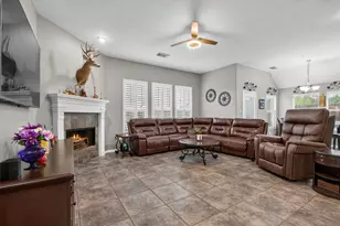 2410 Avalon Trace Ln, Pearland, TX 77581 - Photo 14