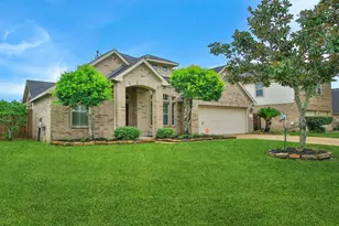 2410 Avalon Trace Ln, Pearland, TX 77581 - Photo 2