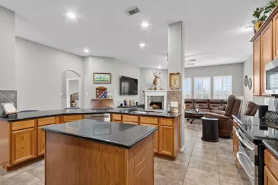 2410 Avalon Trace Lane, Pearland, TX 77581 - Photo 24