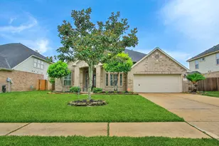 2410 Avalon Trace Ln, Pearland, TX 77581 - Photo 1