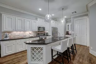 1126 W 17th St, Houston, TX 77008 - Photo 8