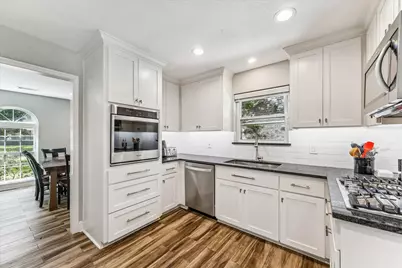 5210 Three Oaks Circle, Houston, TX 77069 - Photo 10